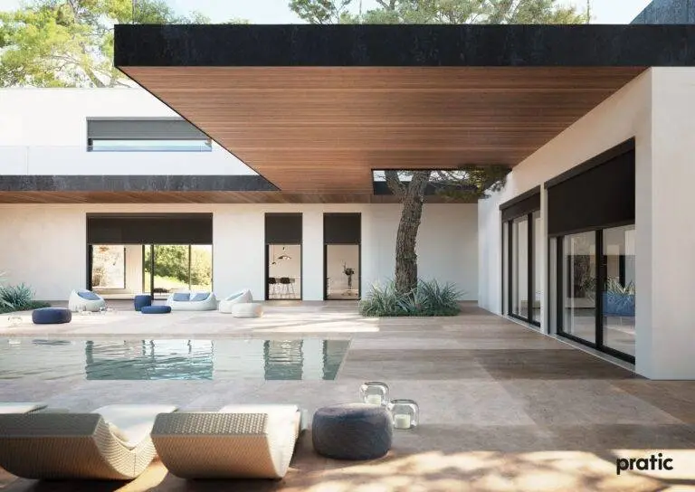 Überdachter Terrassenbereich mit Pool