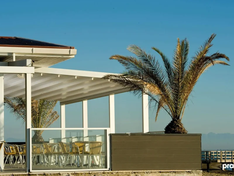 pratic-pergola-level-luxurioeser-moderner-sonnenschutz-fuer-terrasse