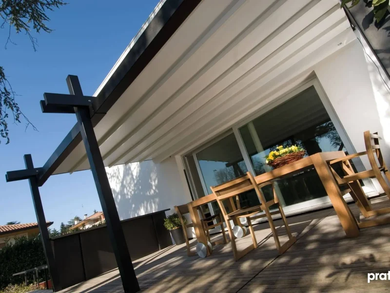 pratic-pergola-stil-ueberdachung-sonnenschutz-modern-qualität