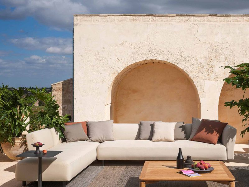 roda-mamba-moebel-gartenmoebel-outdoor-aussenbereich-aussenbereich-meinlamellendach-terasse_1