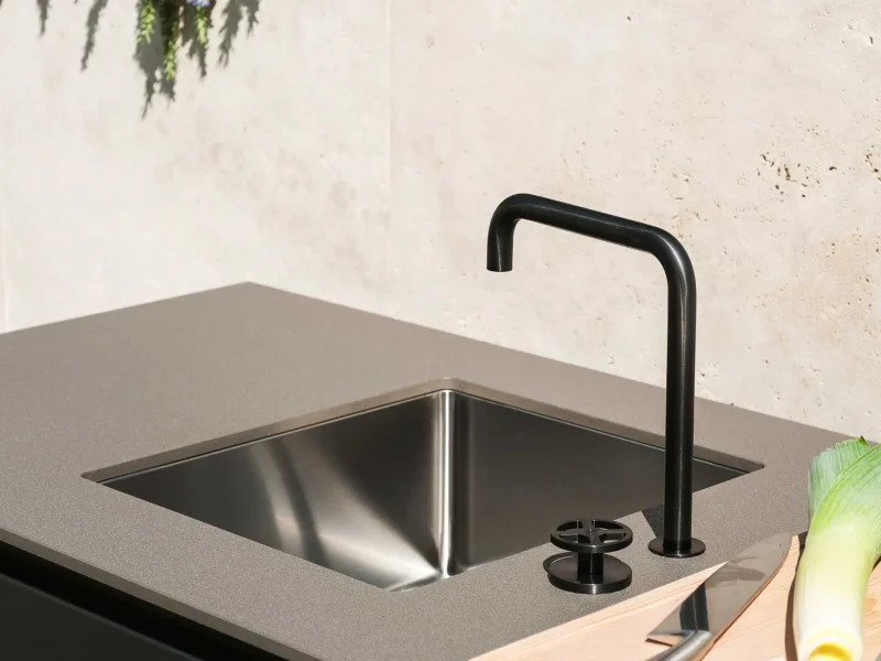 roda-norma-outdoor-aussenbereich-gartenmoebel-meinlamellendach