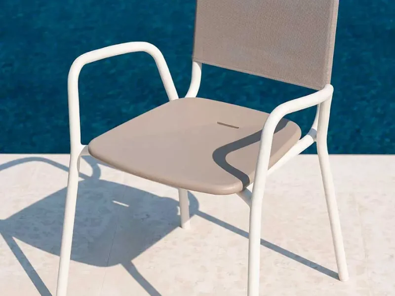 stuehle-roda-guest-aussenbereich-outdoor-terasse-moebel