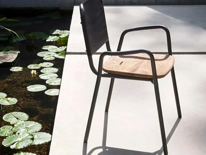 stuehle-roda-guest-meinlamellendach-moebel-aussenbereich-terasse