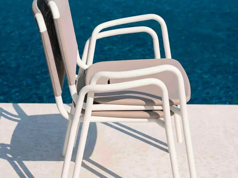 stuehle-roda-guest-outdoor-meinlamellendach-terasse-aussenbereich