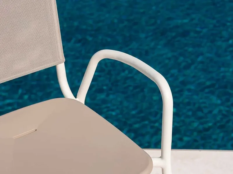 stuehle-roda-guest-outdoor-terasse-moebel-meinlamellendach